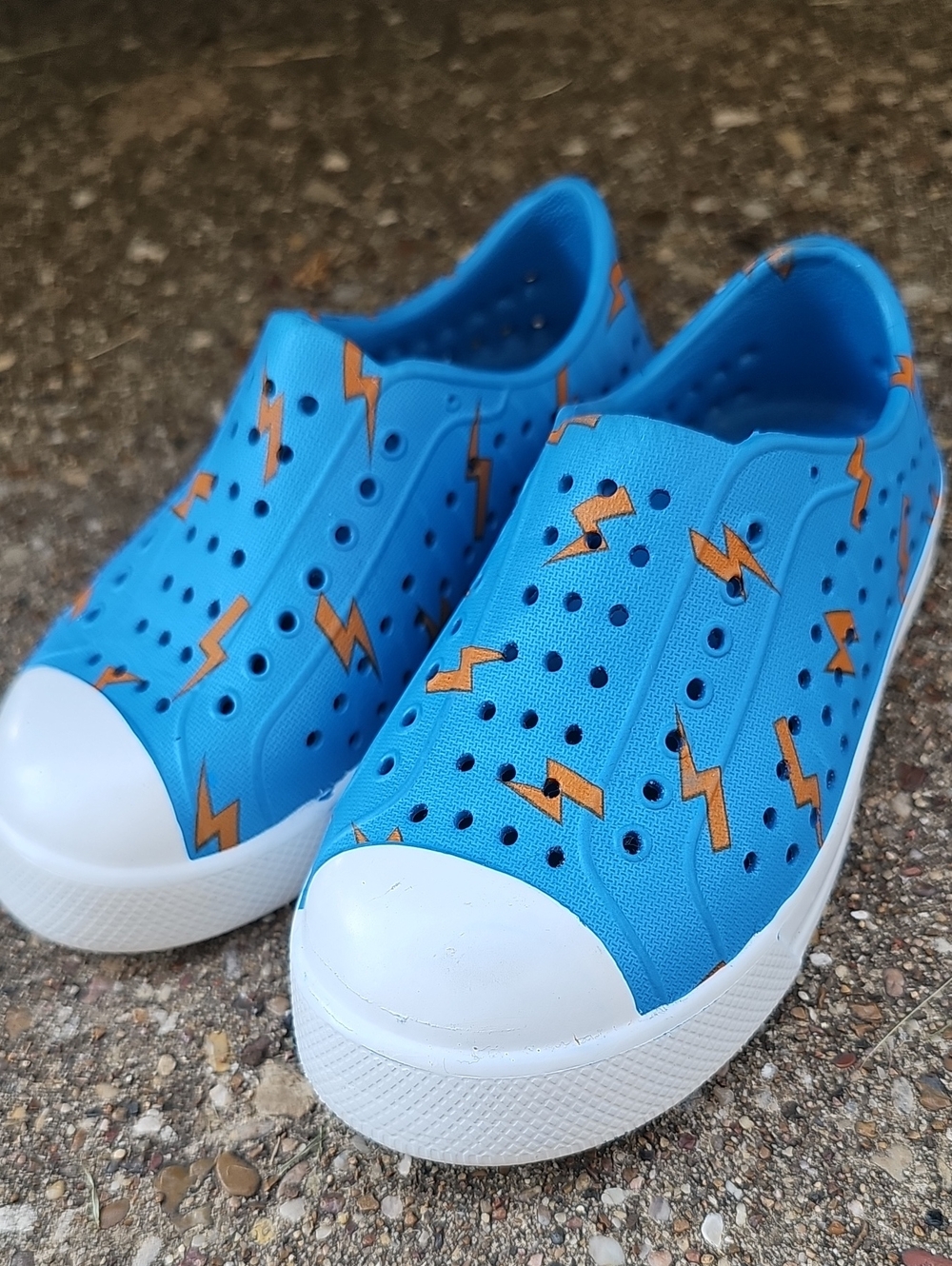 Lily & Dan Bright Blue Lighting Bolt Water Shoes Summer Vacation Toddler 7/8